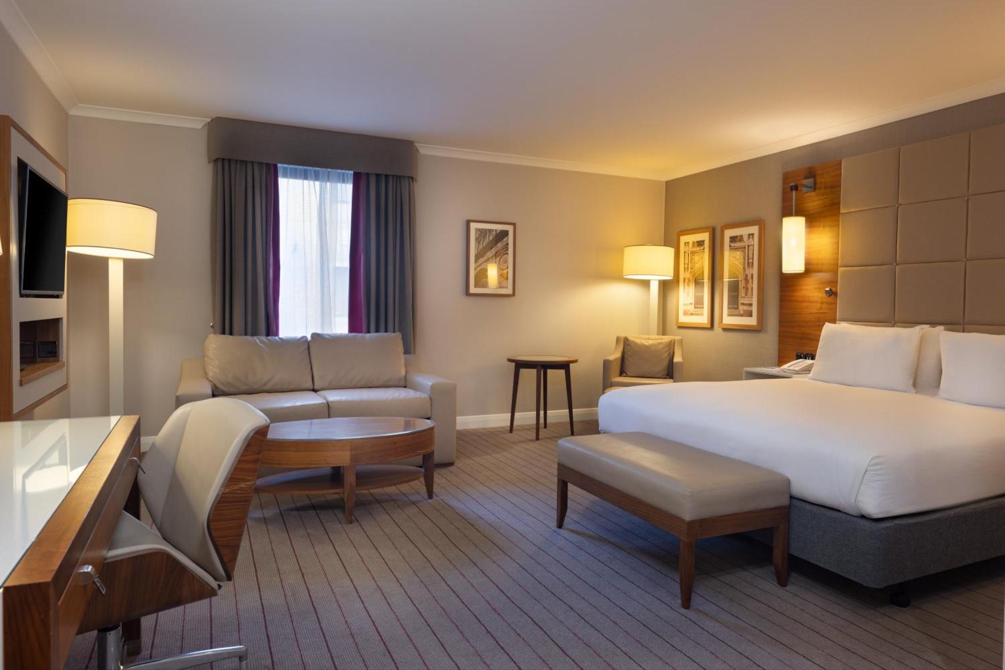 Hilton Centre 4*